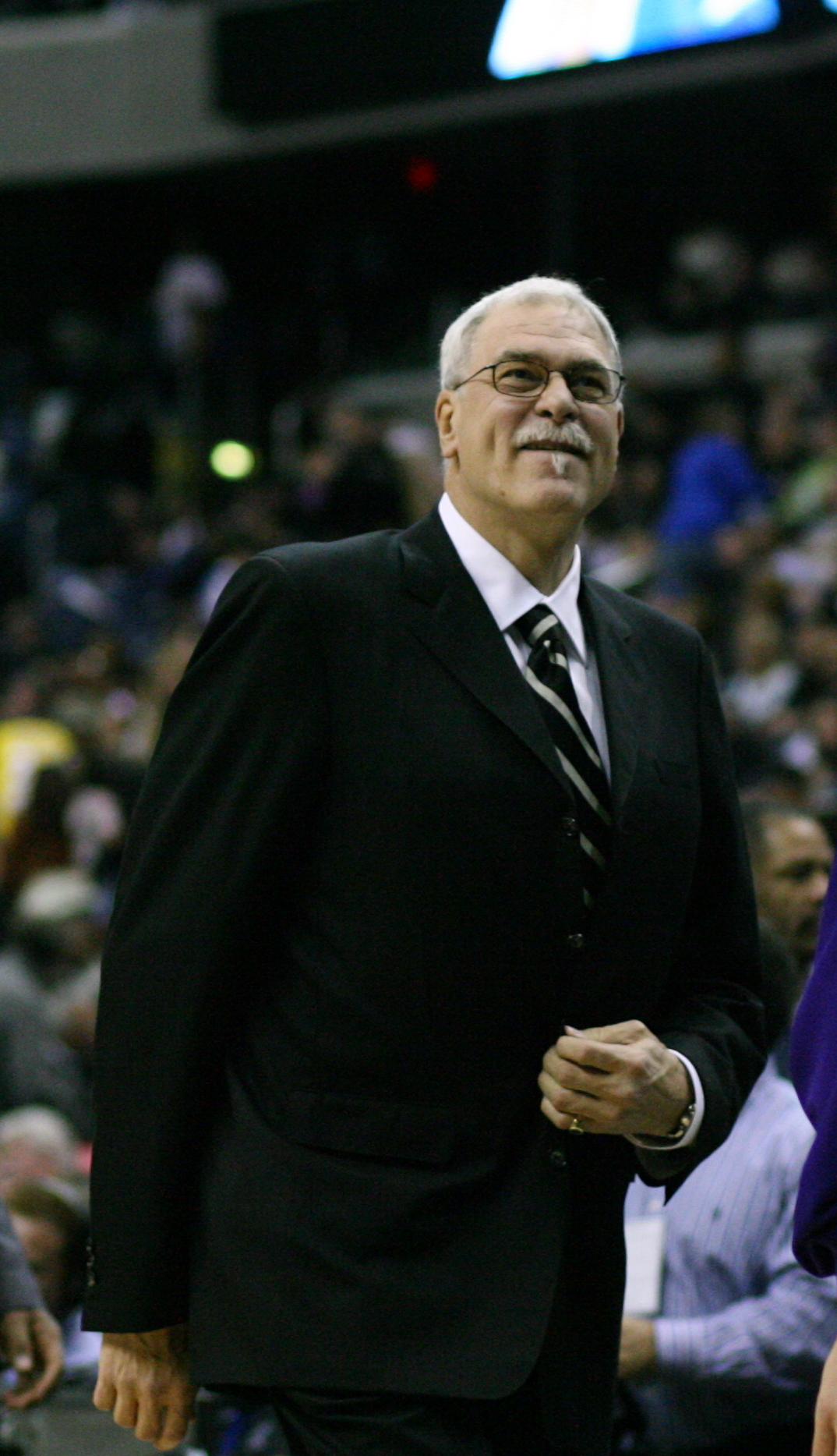 Phil Jackson courtside during the 2006–07 NBA season.